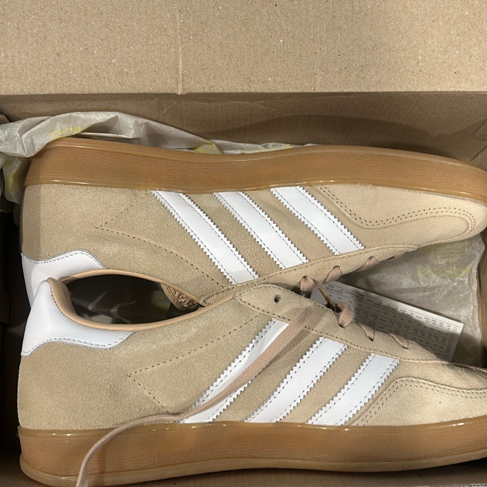 BEIGE GAZELLE SNEAKERS-NEW IN BOX
